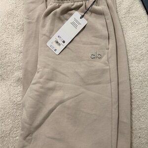 Alo Bone accolade straight leg